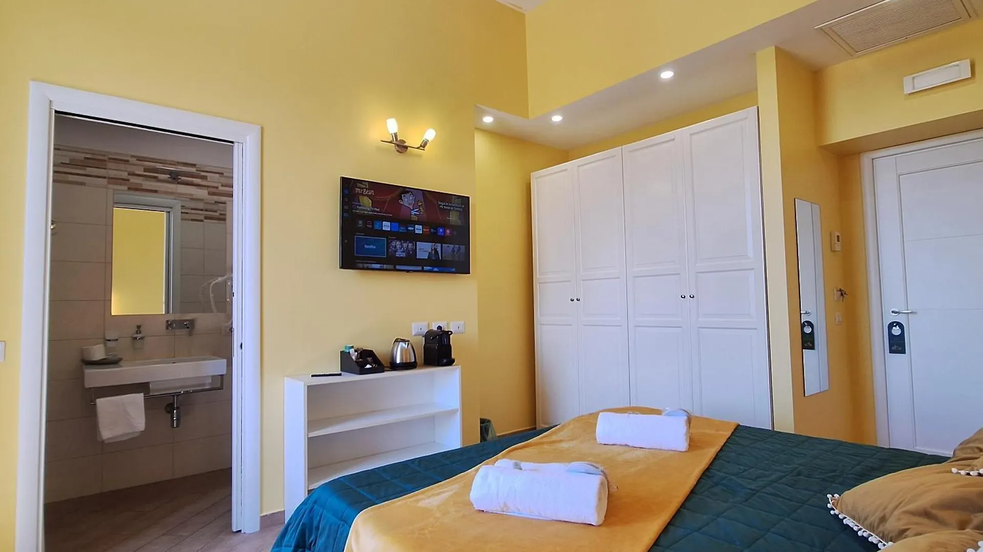Residenze Serventi Longhi Rome 0*,  Italy
